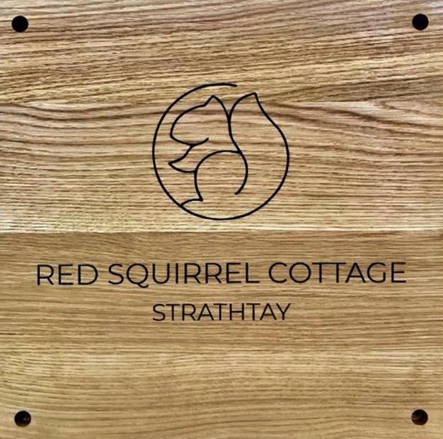 Red Squirrel Cottage Strathtay Ngoại thất bức ảnh